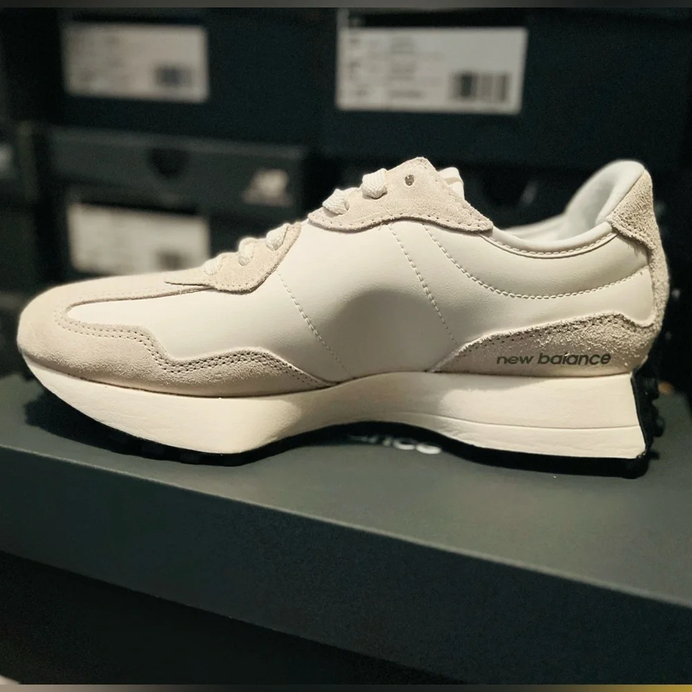 New Balance 327 Women's Sneakers Shoes Casual White Dark Olivine size 7.5